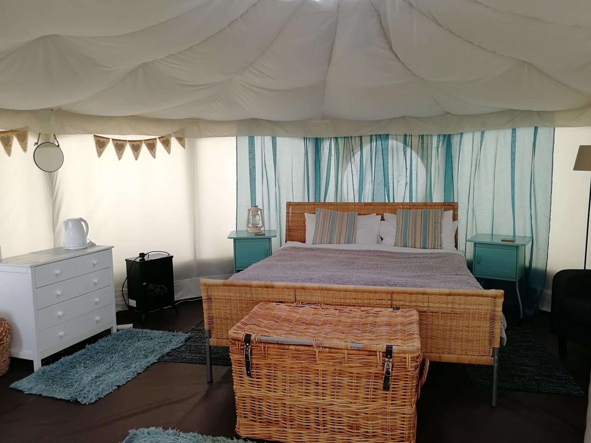 The Little Hide - Adult Only Camping Pods Wigginton  Eksteriør billede