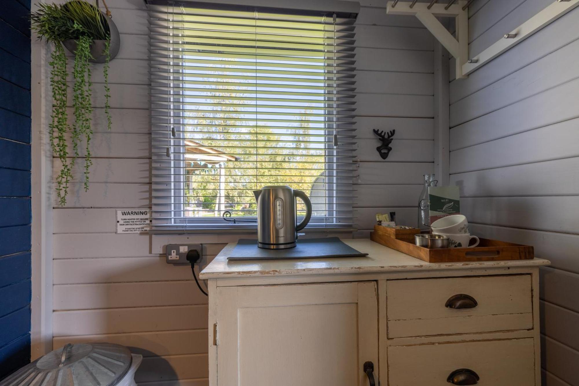 The Little Hide - Adult Only Camping Pods Wigginton  Eksteriør billede